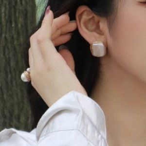 freshwater baroque pearl earrings